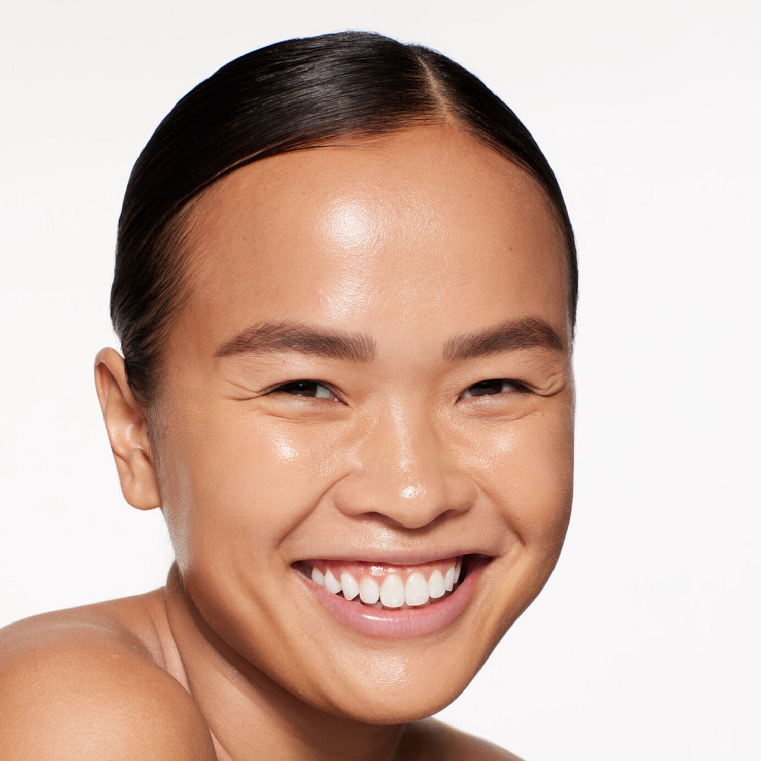 REVITALESSENCE GLOW FOUNDATION (BASE DE MAQUILLAJE)